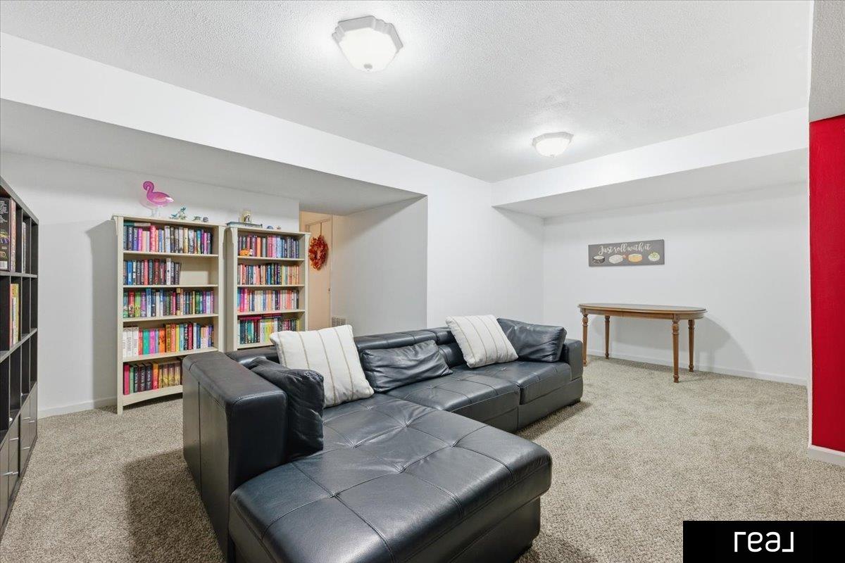 Omaha, Nebraska 68137, United States, 3 Bedrooms Bedrooms, ,2 BathroomsBathrooms,Residential,Active,232428