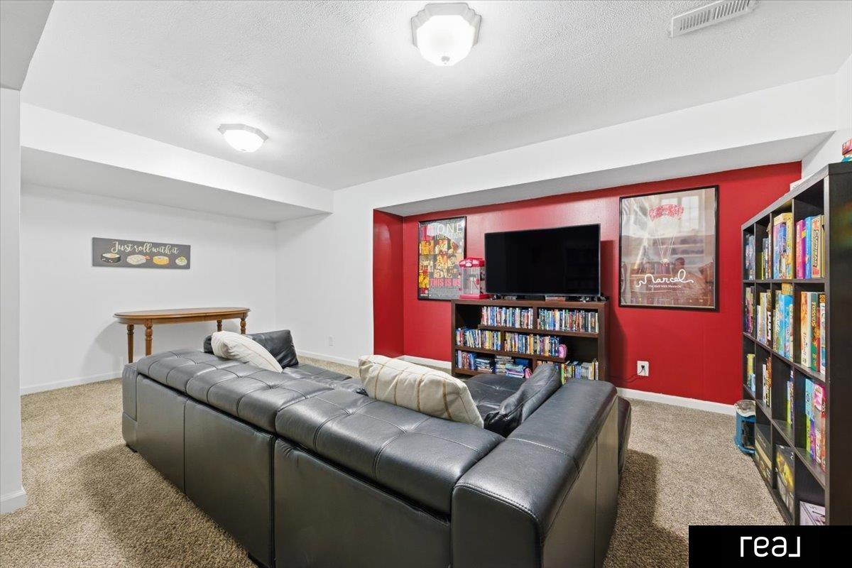 Omaha, Nebraska 68137, United States, 3 Bedrooms Bedrooms, ,2 BathroomsBathrooms,Residential,Active,232428