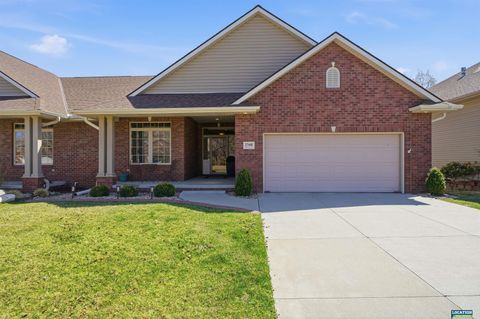 Photo of 7548 Kentwell Lane, Lincoln, NE 68516 (MLS # 22608226)