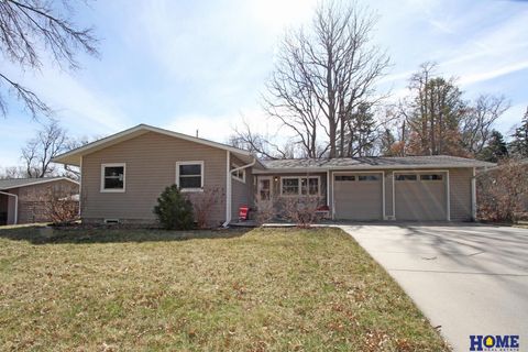 Photo of 5843 Randolph Street, Lincoln, NE 68510 (MLS # 22606358)