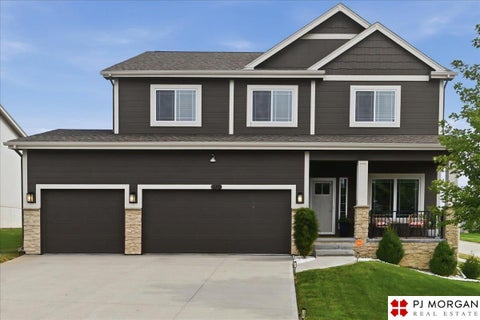 Photo of 16452 Whitmore Street, Bennington, NE 68007 (MLS # 22626269)