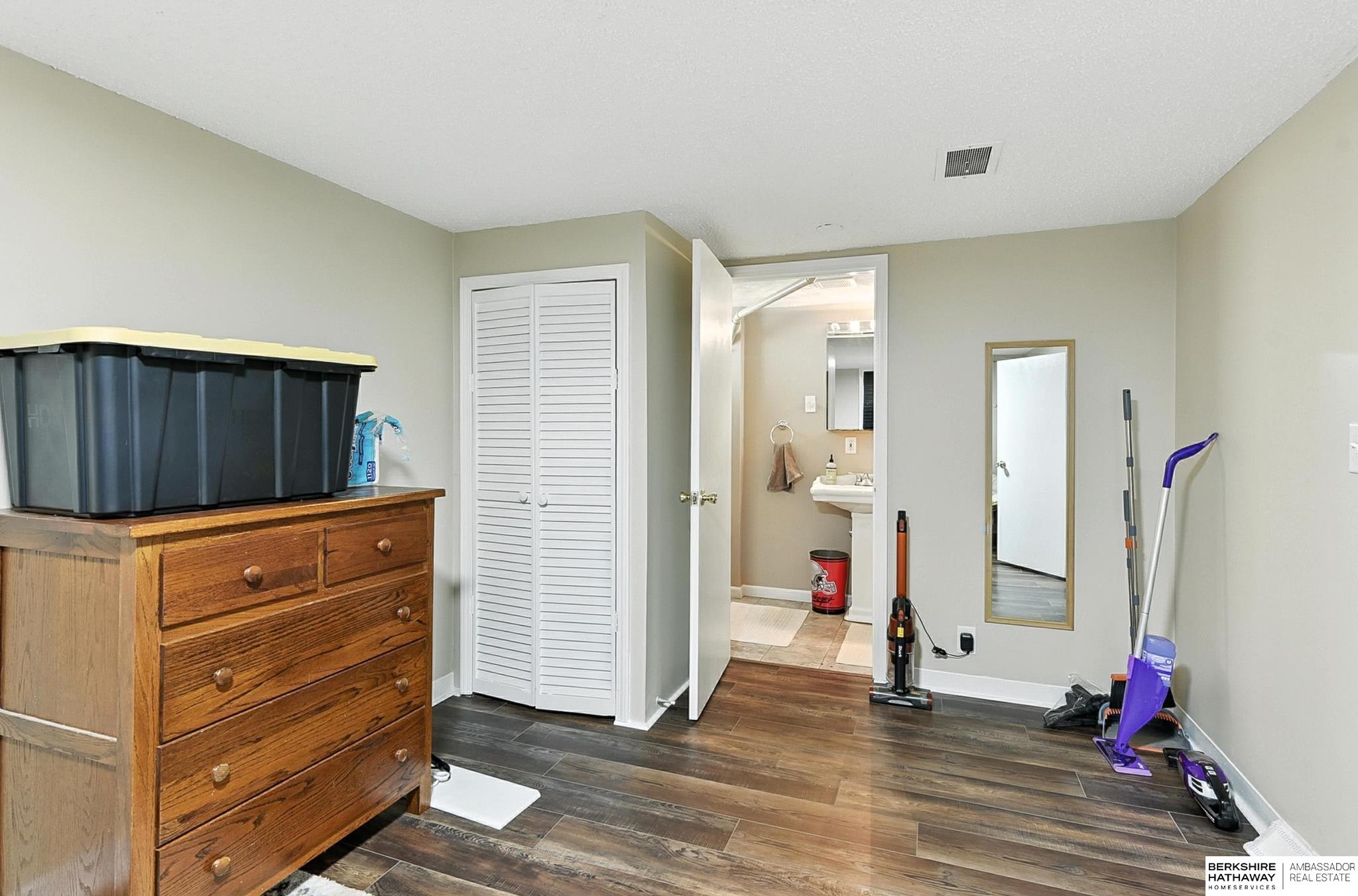 Omaha, Nebraska 68104, United States, 3 Bedrooms Bedrooms, ,2 BathroomsBathrooms,Residential,Active,178141