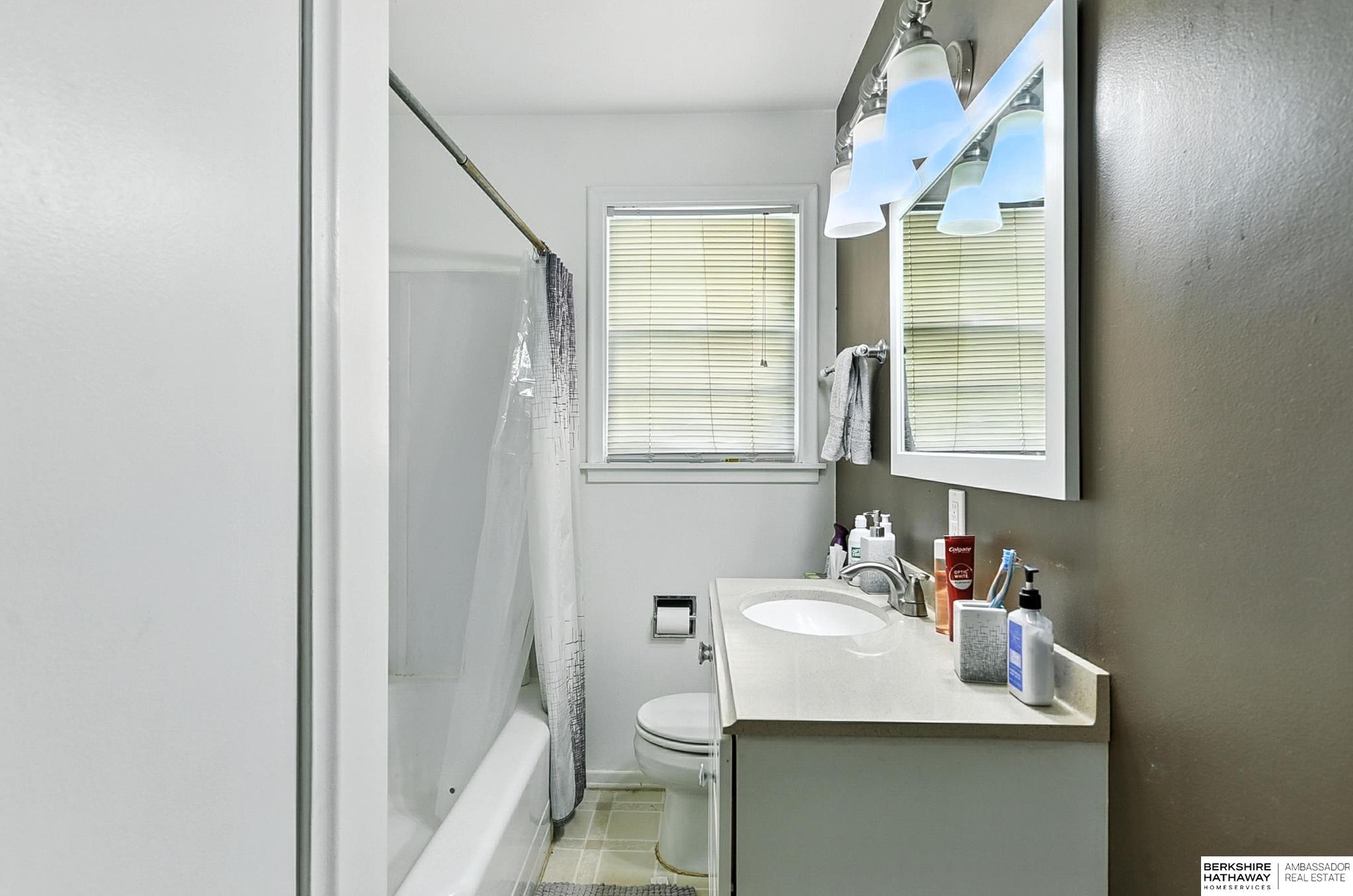 Omaha, Nebraska 68104, United States, 3 Bedrooms Bedrooms, ,2 BathroomsBathrooms,Residential,Active,178141