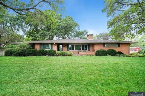 Photo of 8121 A Street, Lincoln, NE 68510 (MLS # 22529660)