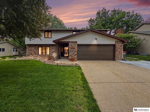 Photo of 2611 S 75th Street, Lincoln, NE 68506 (MLS # 22611101)