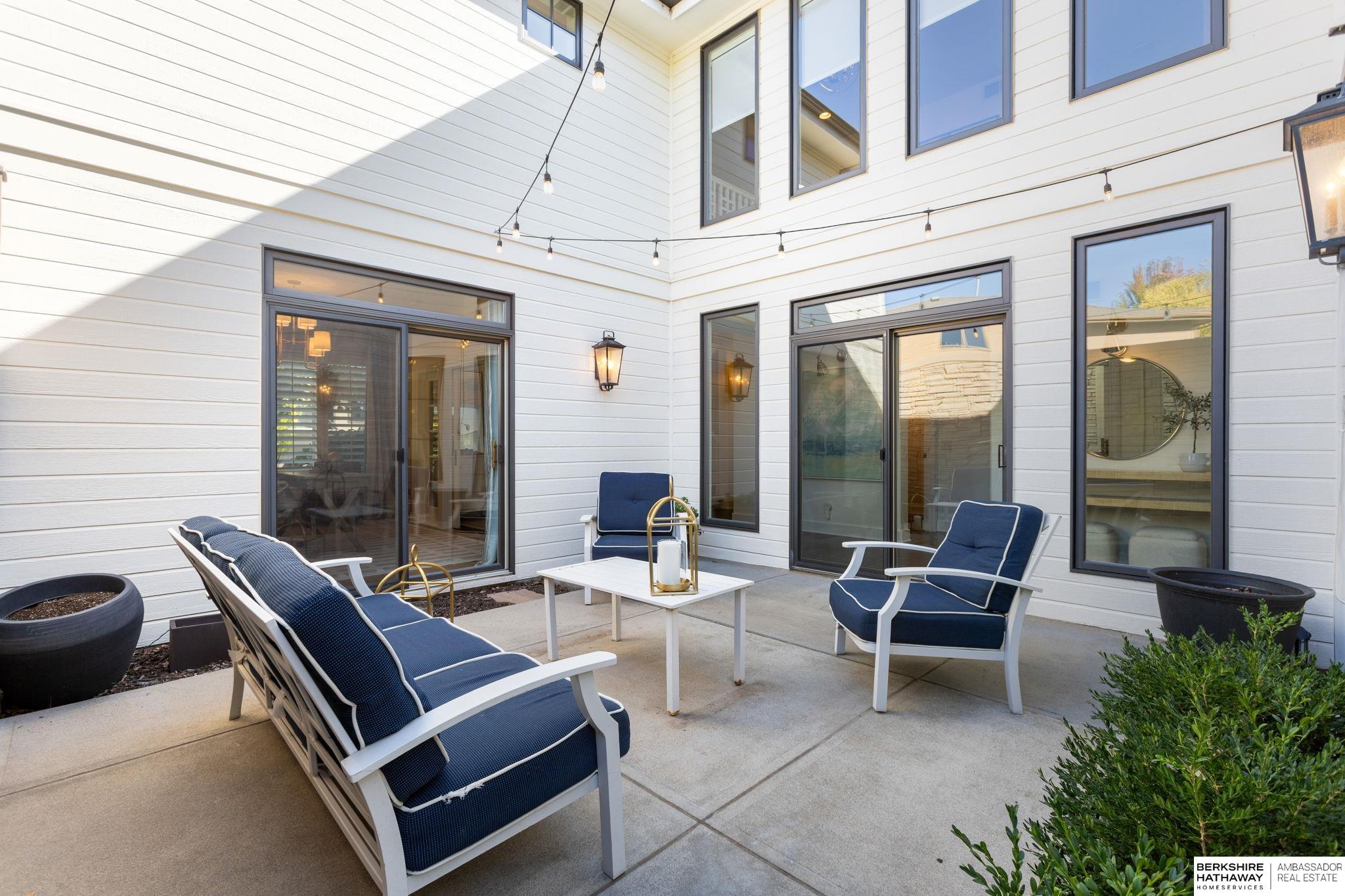 Omaha, Nebraska 68130, United States, 5 Bedrooms Bedrooms, ,5 BathroomsBathrooms,Residential,Active,229175