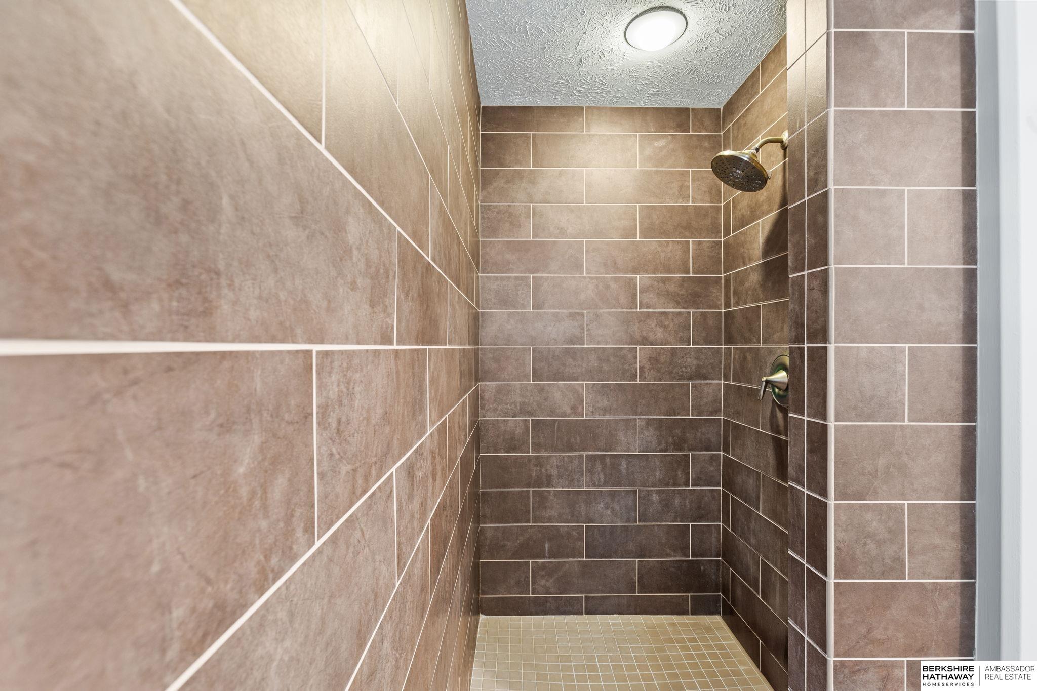 Omaha, Nebraska 68130, United States, 5 Bedrooms Bedrooms, ,5 BathroomsBathrooms,Residential,Active,229175