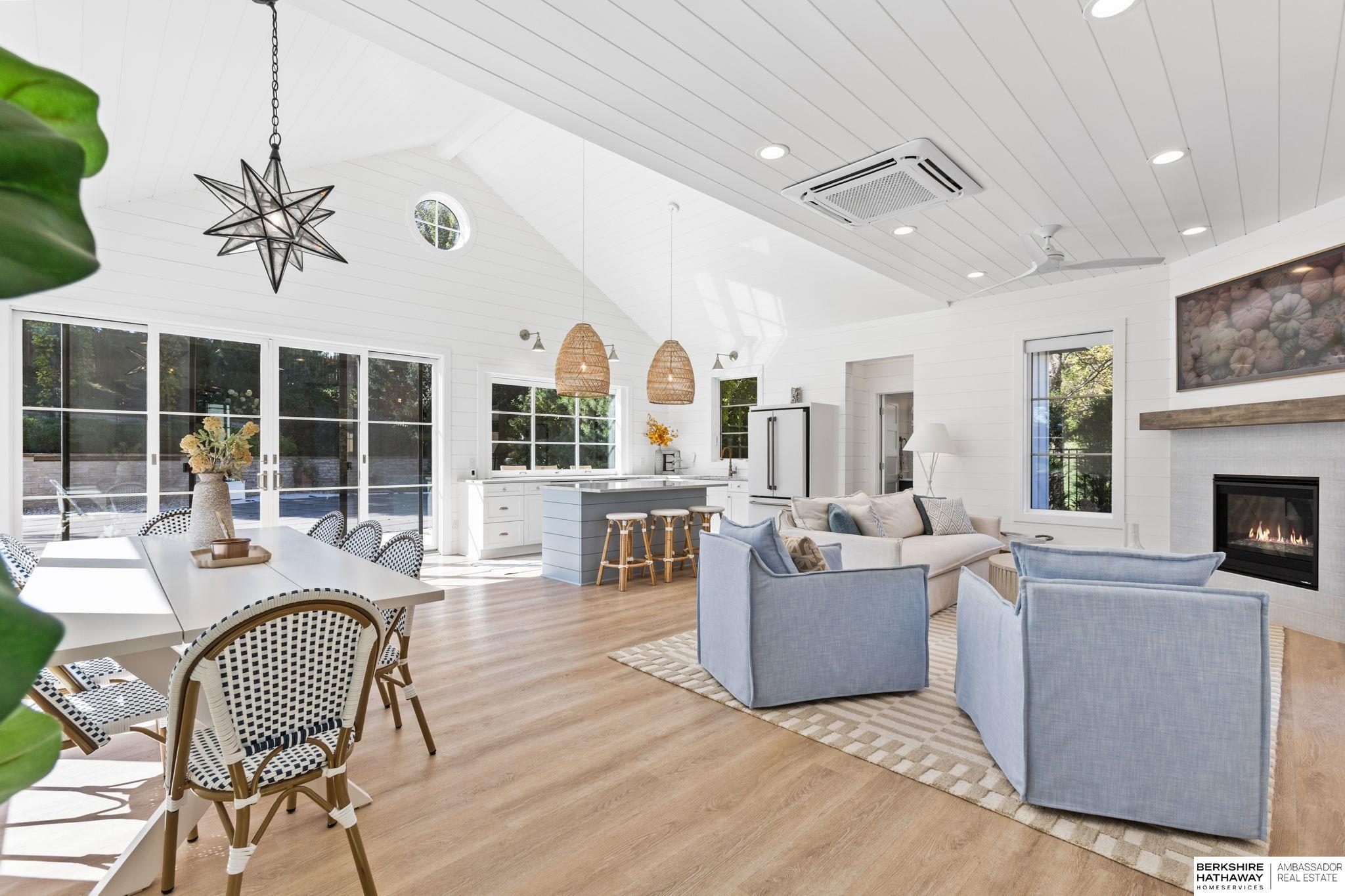 Omaha, Nebraska 68130, United States, 5 Bedrooms Bedrooms, ,5 BathroomsBathrooms,Residential,Active,229175