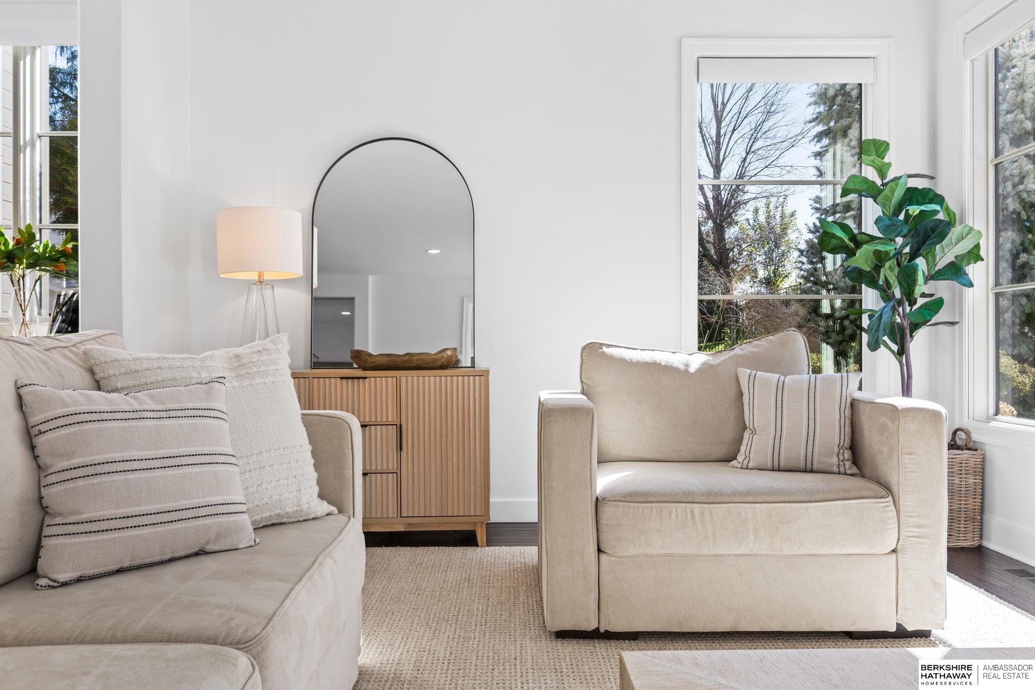 Omaha, Nebraska 68130, United States, 5 Bedrooms Bedrooms, ,5 BathroomsBathrooms,Residential,Active,229175