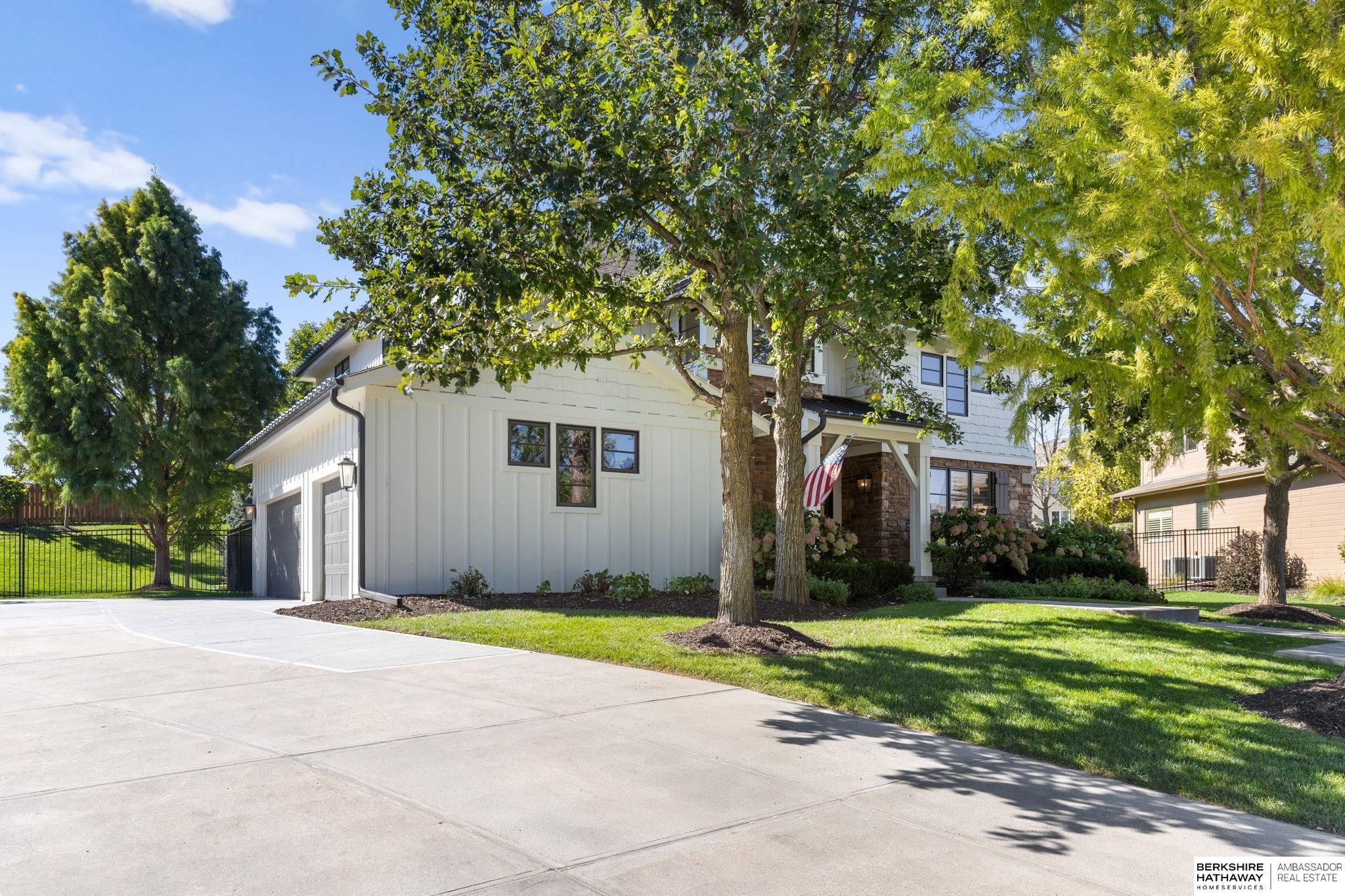 Omaha, Nebraska 68130, United States, 5 Bedrooms Bedrooms, ,5 BathroomsBathrooms,Residential,Active,229175