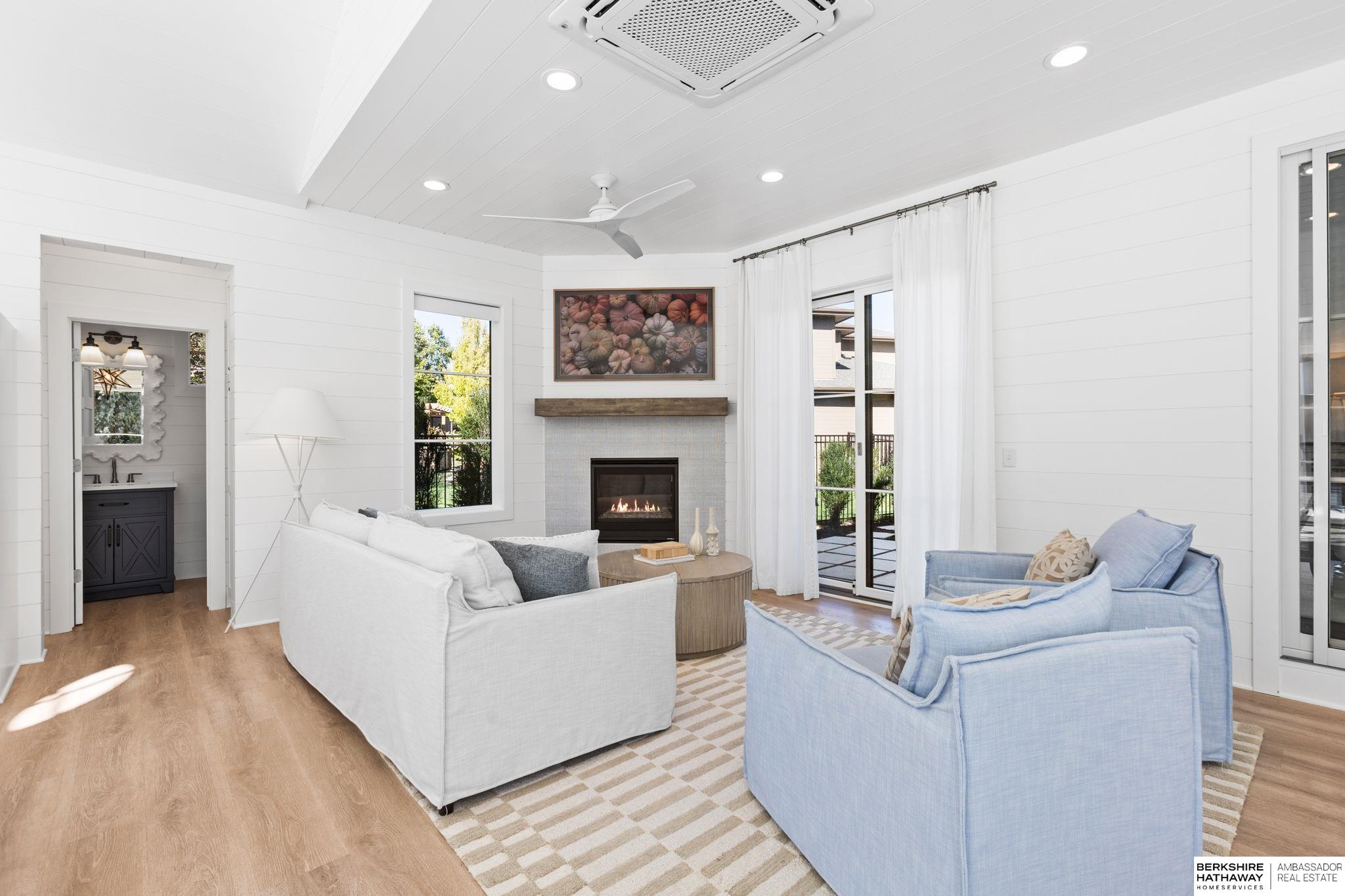 Omaha, Nebraska 68130, United States, 5 Bedrooms Bedrooms, ,5 BathroomsBathrooms,Residential,Active,229175