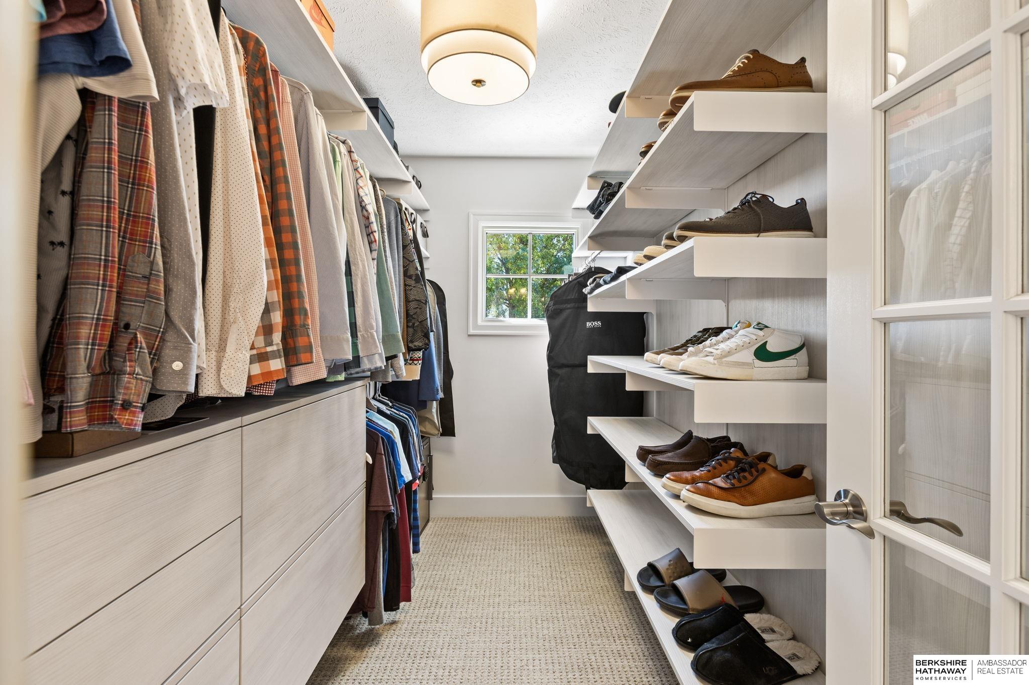 Omaha, Nebraska 68130, United States, 5 Bedrooms Bedrooms, ,5 BathroomsBathrooms,Residential,Active,229175