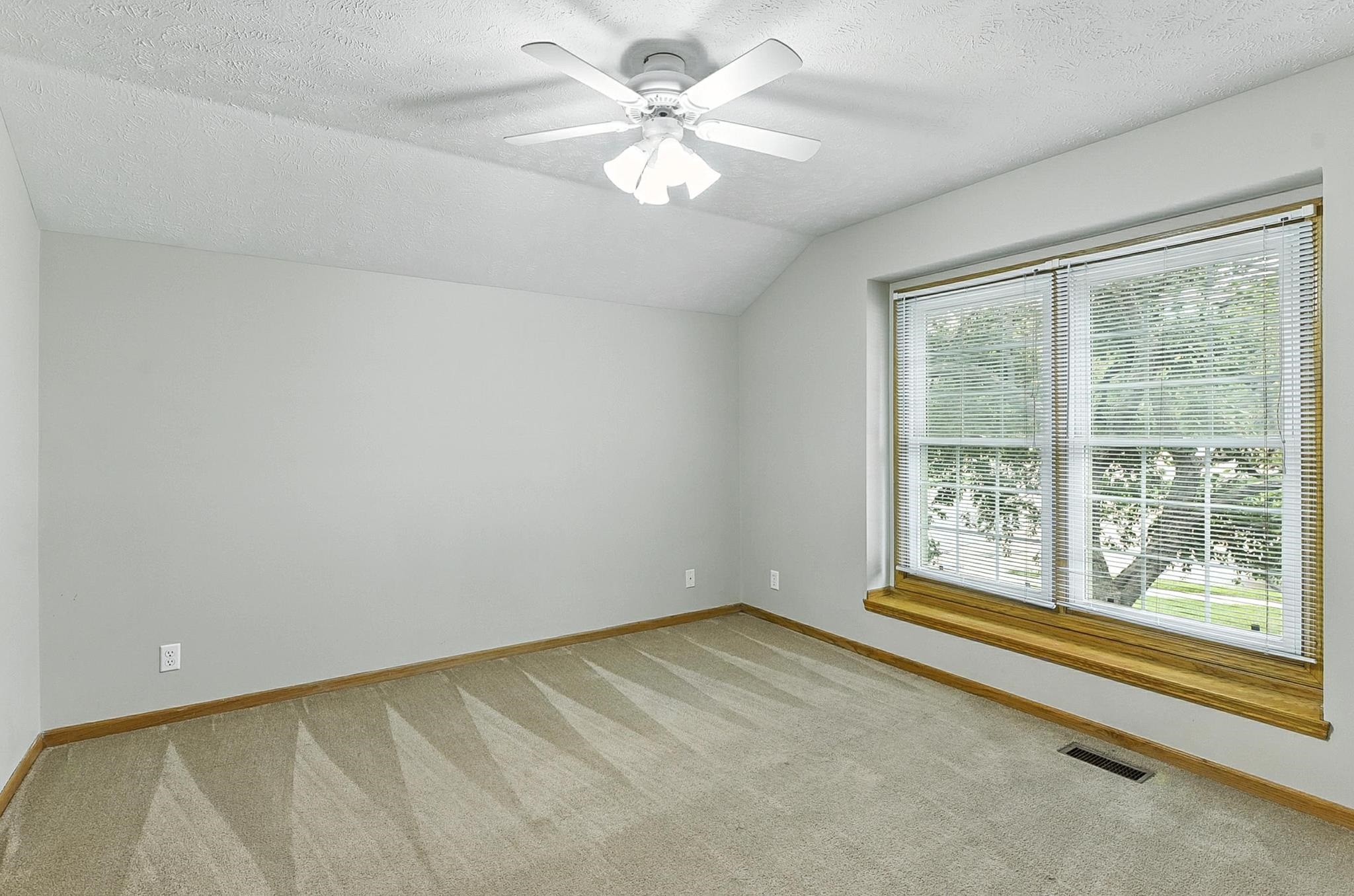 Omaha, Nebraska 68154, United States, 4 Bedrooms Bedrooms, ,3 BathroomsBathrooms,Residential,Pending,159937