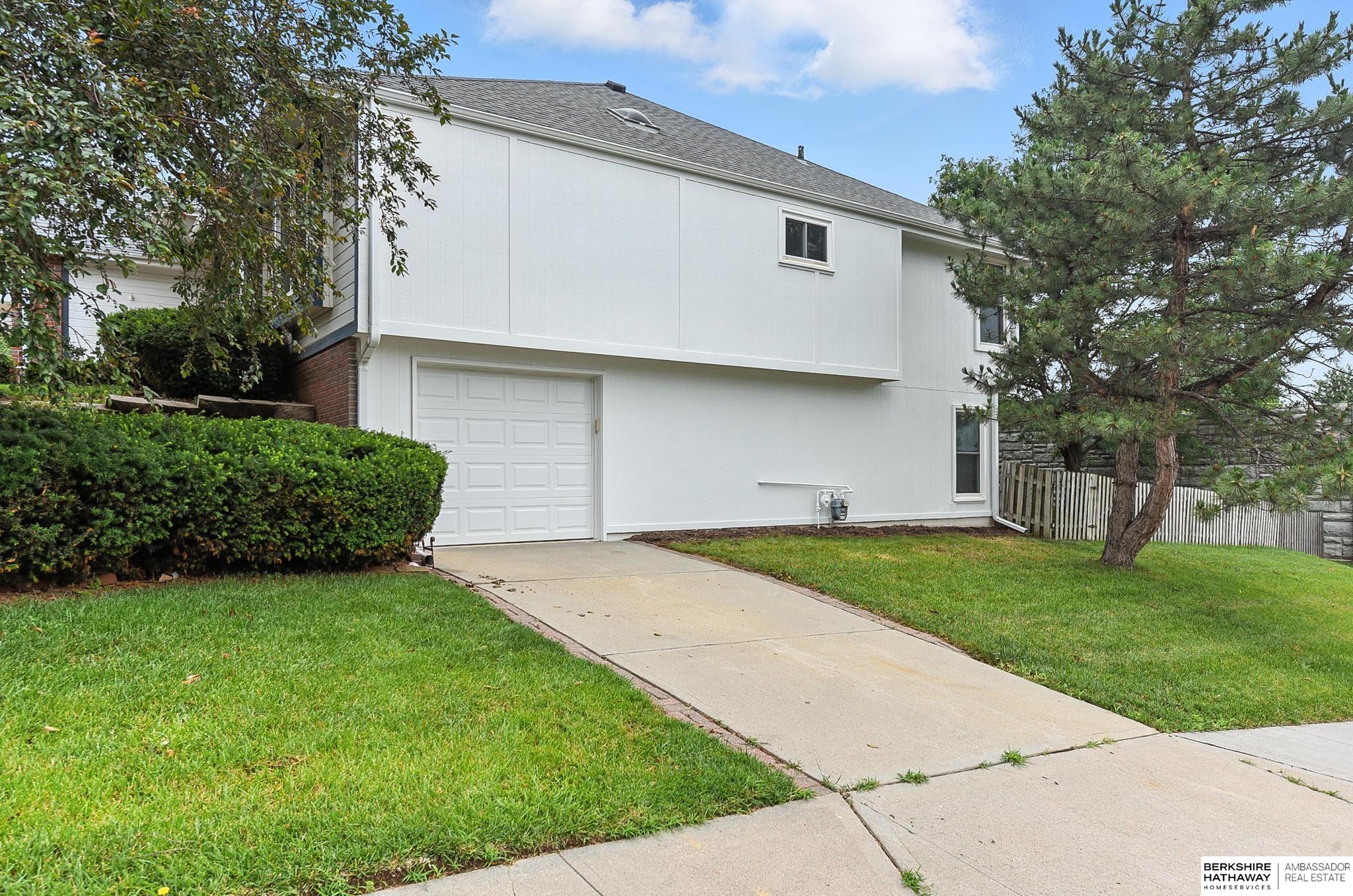 Omaha, Nebraska 68154, United States, 4 Bedrooms Bedrooms, ,3 BathroomsBathrooms,Residential,Pending,159937