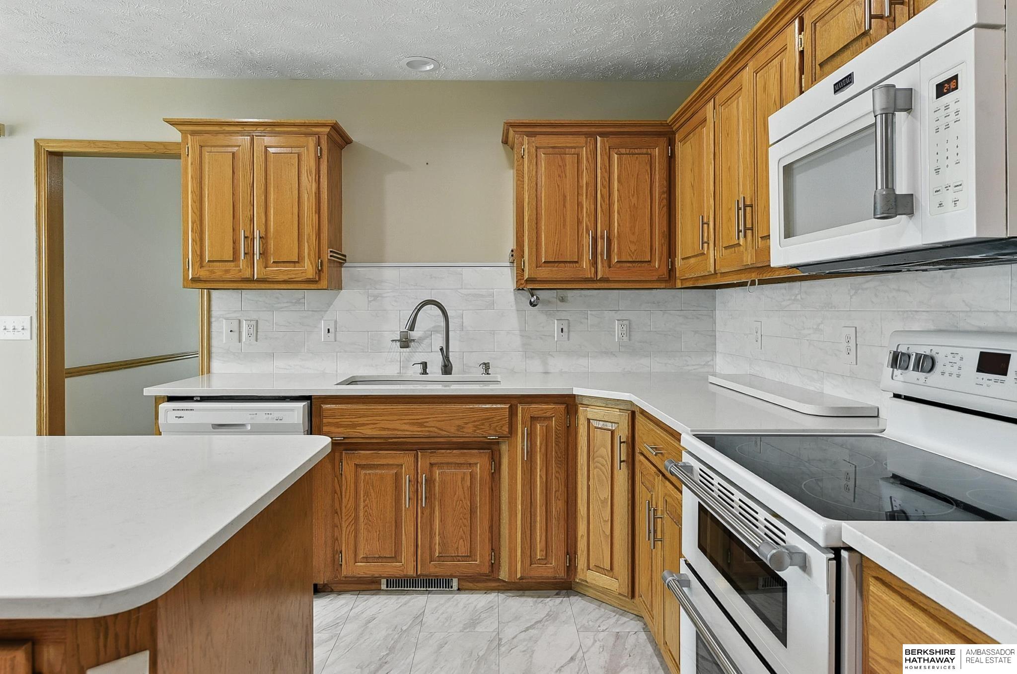 Omaha, Nebraska 68154, United States, 4 Bedrooms Bedrooms, ,3 BathroomsBathrooms,Residential,Pending,159937