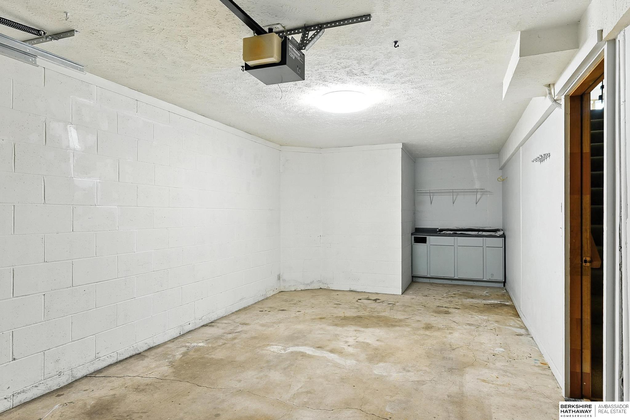 Omaha, Nebraska 68154, United States, 4 Bedrooms Bedrooms, ,3 BathroomsBathrooms,Residential,Pending,159937