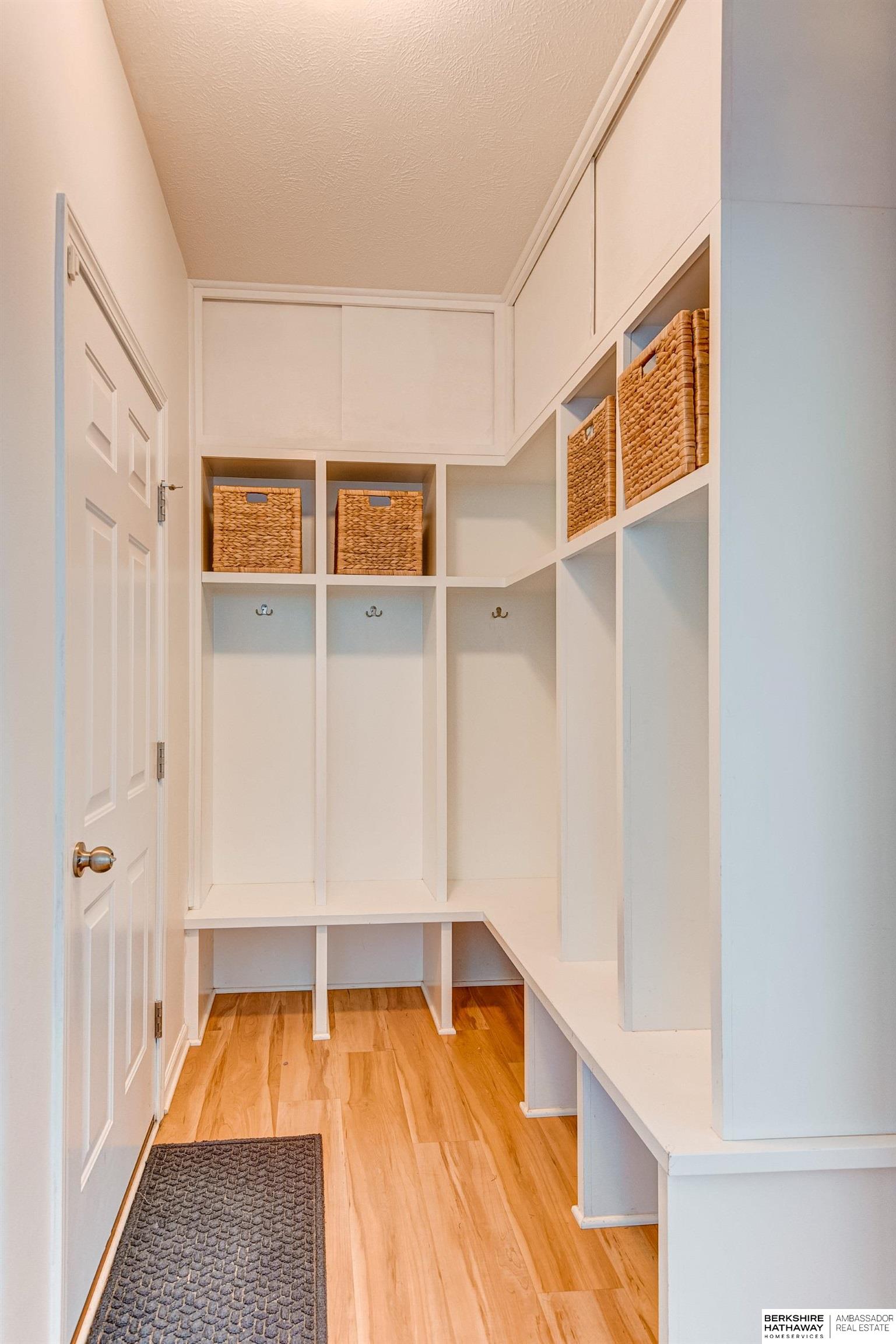 Bennington, Nebraska 68007, United States, 5 Bedrooms Bedrooms, ,4 BathroomsBathrooms,Residential,Active,183164