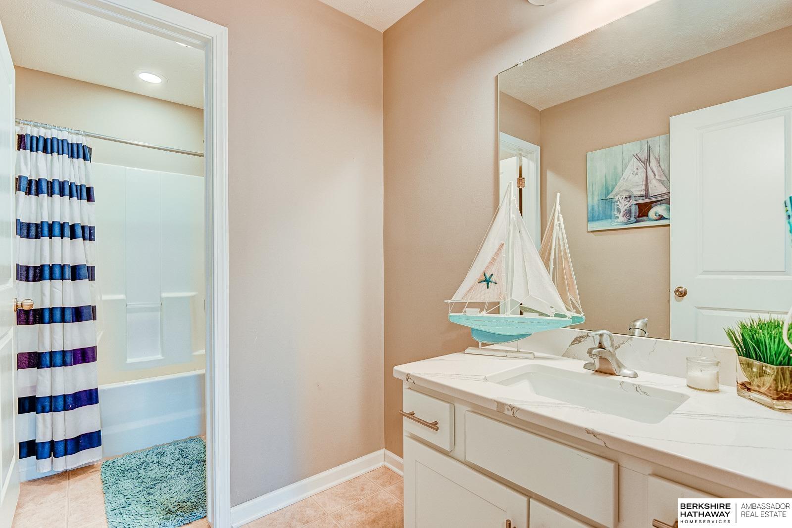 Bennington, Nebraska 68007, United States, 5 Bedrooms Bedrooms, ,4 BathroomsBathrooms,Residential,Active,183164