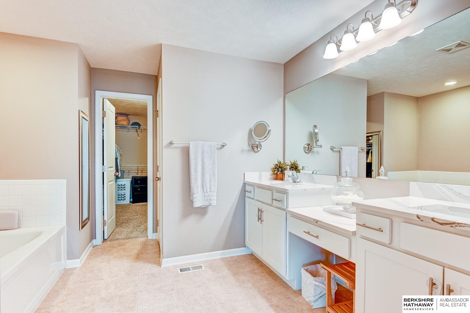 Bennington, Nebraska 68007, United States, 5 Bedrooms Bedrooms, ,4 BathroomsBathrooms,Residential,Active,183164