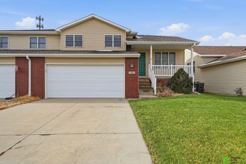 Photo of 7401 S 28 Street, Lincoln, NE 68516 (MLS # 22534671)