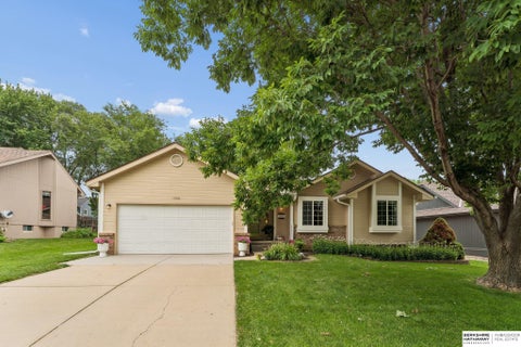 Photo of 1908 Skyhawk Avenue, Papillion, NE 68133 (MLS # 22619367)