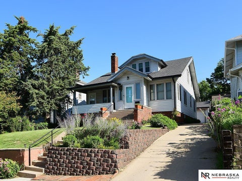 Photo of 5022 Izard Street, Omaha, NE 68132 (MLS # 22624744)