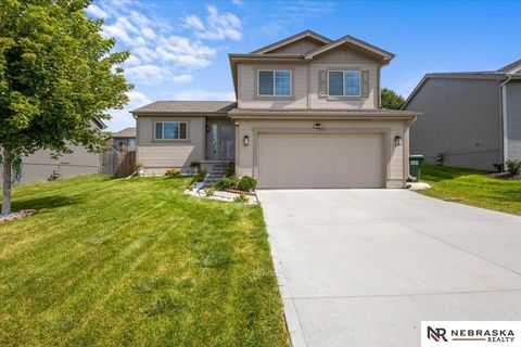 Photo of 7713 N 82nd Street, Omaha, NE 68122 (MLS # 22529454)