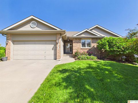 Photo of 16910 Seward Street, Omaha, NE 68118 (MLS # 22617350)