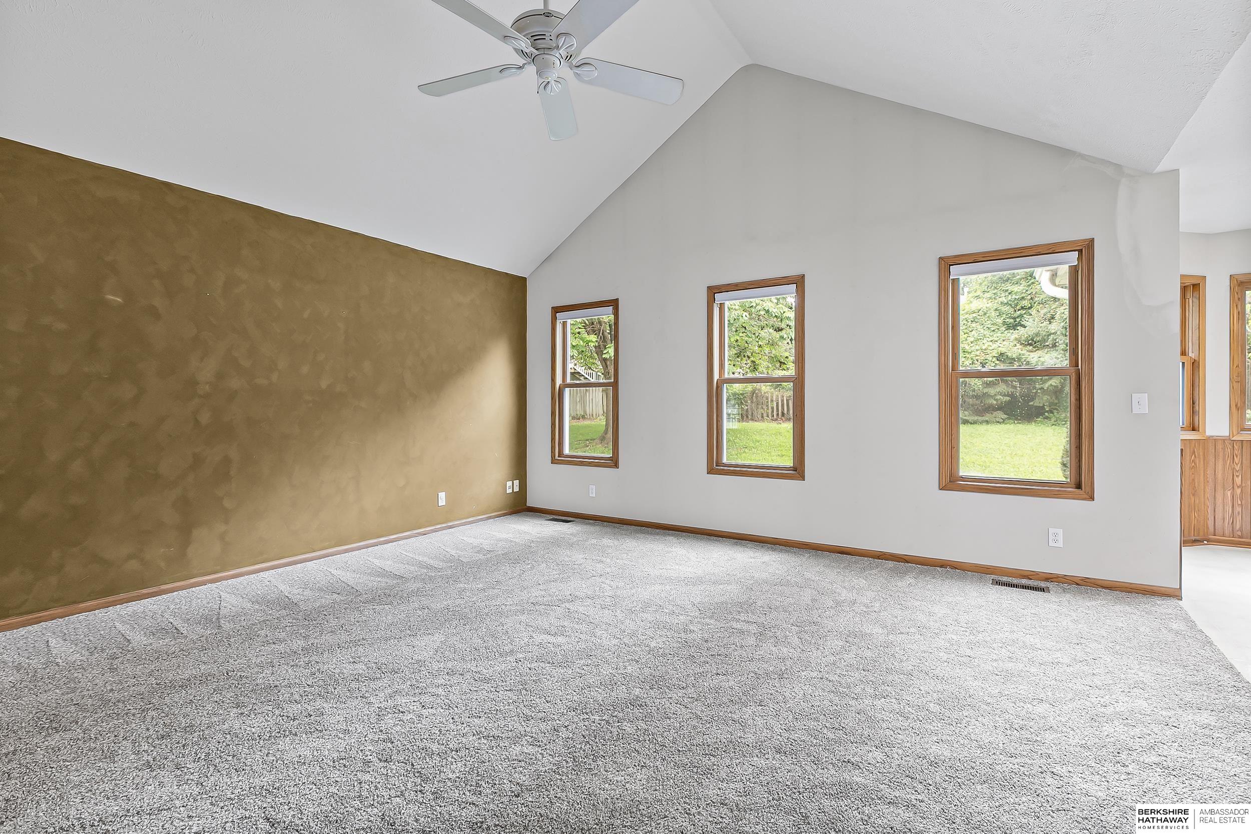 Lincoln, Nebraska 68516, United States, 3 Bedrooms Bedrooms, ,3 BathroomsBathrooms,Residential,Active,179835