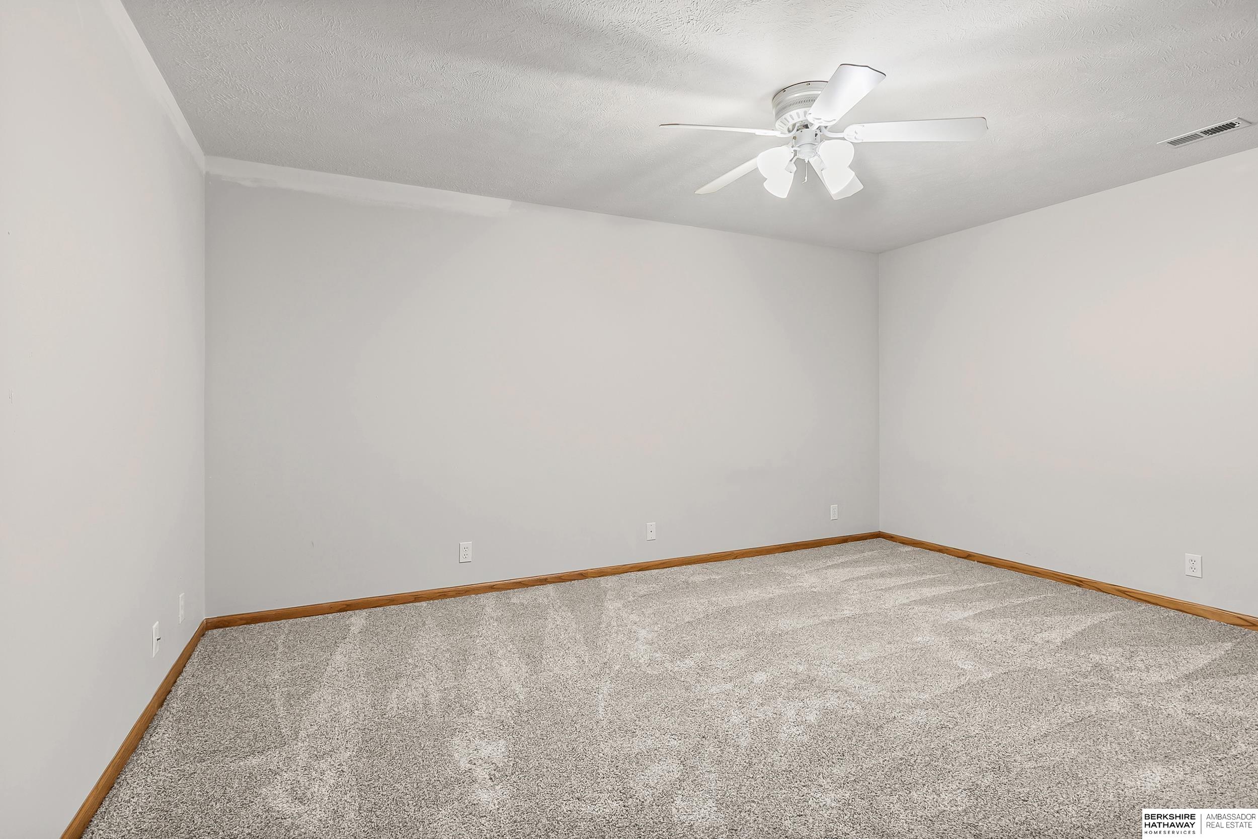 Lincoln, Nebraska 68516, United States, 3 Bedrooms Bedrooms, ,3 BathroomsBathrooms,Residential,Active,179835