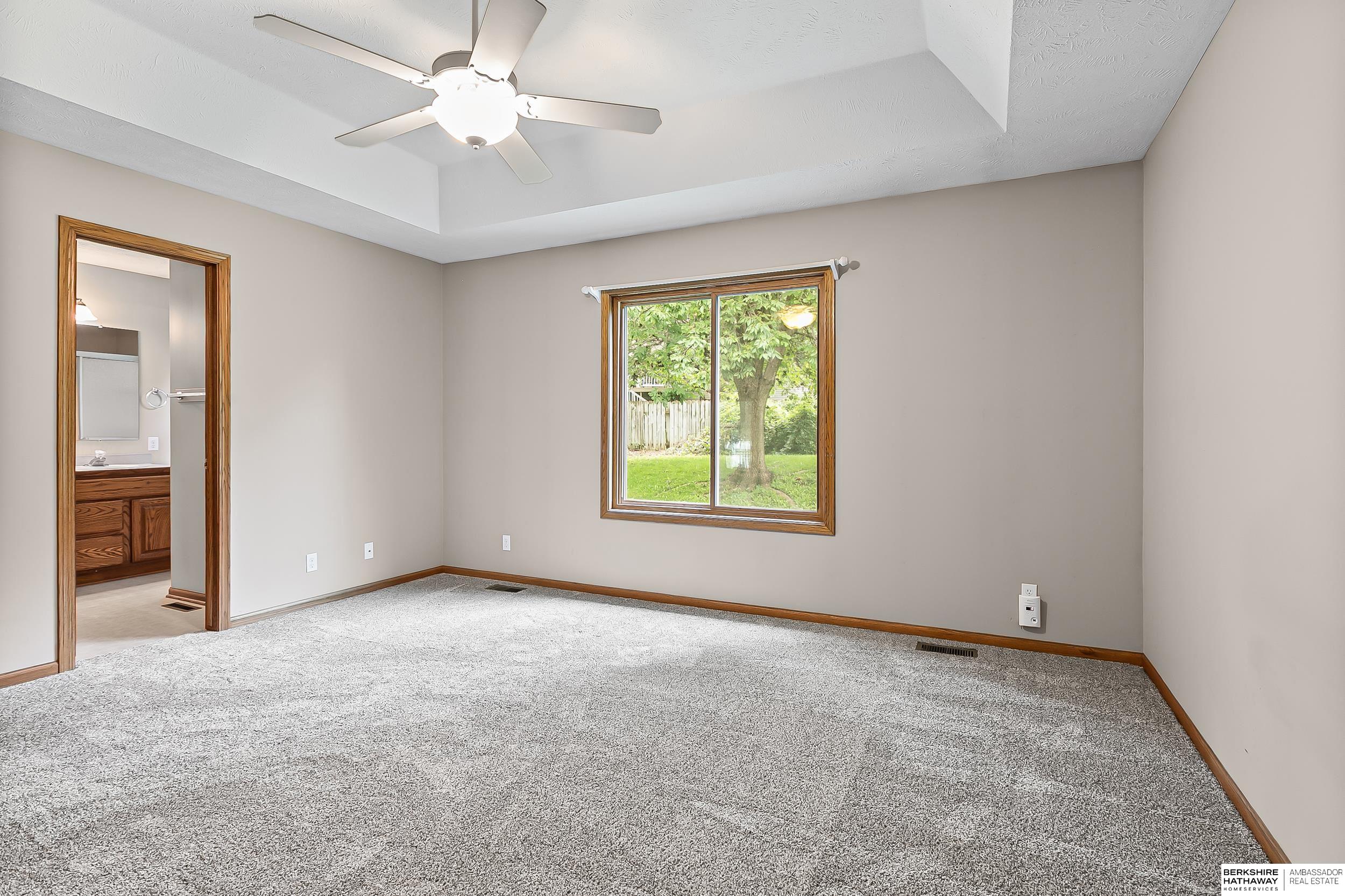 Lincoln, Nebraska 68516, United States, 3 Bedrooms Bedrooms, ,3 BathroomsBathrooms,Residential,Active,179835