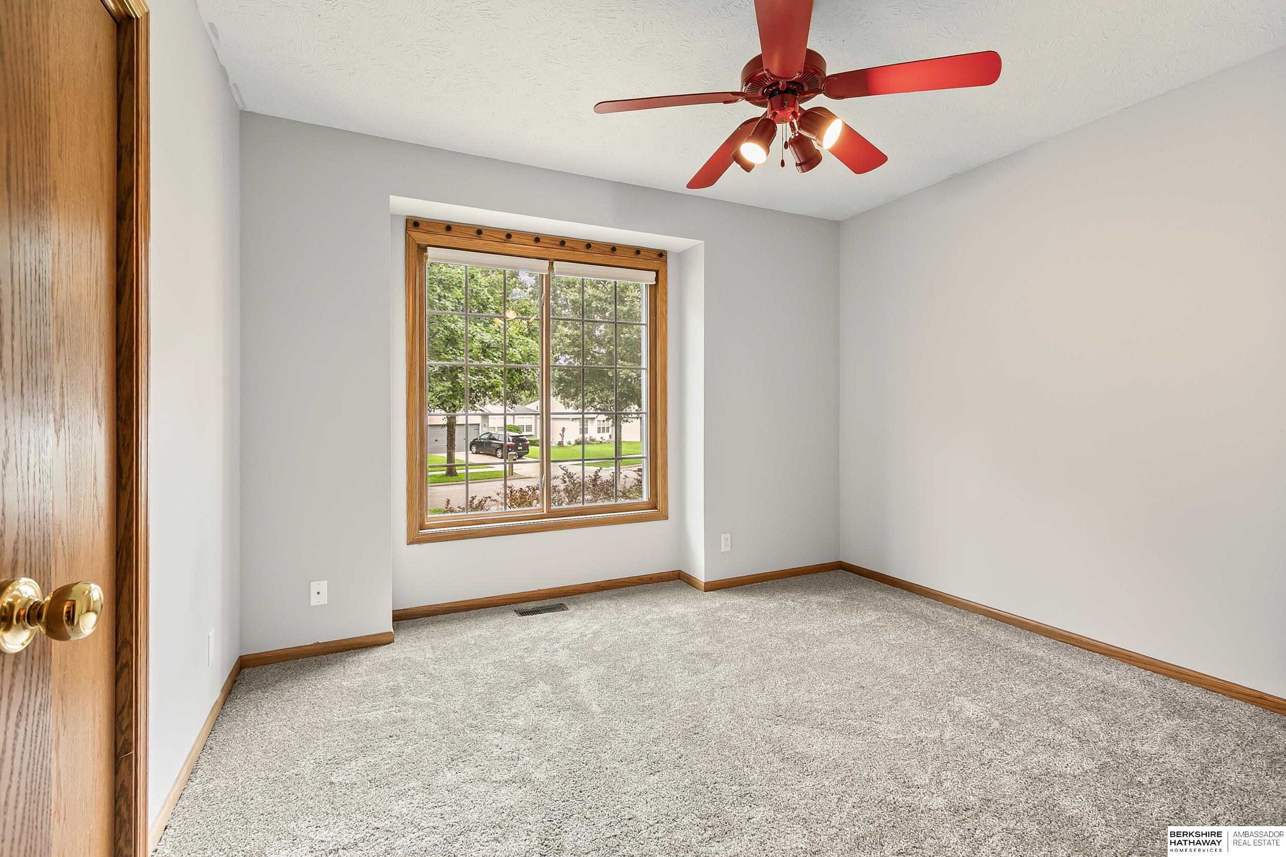 Lincoln, Nebraska 68516, United States, 3 Bedrooms Bedrooms, ,3 BathroomsBathrooms,Residential,Active,179835