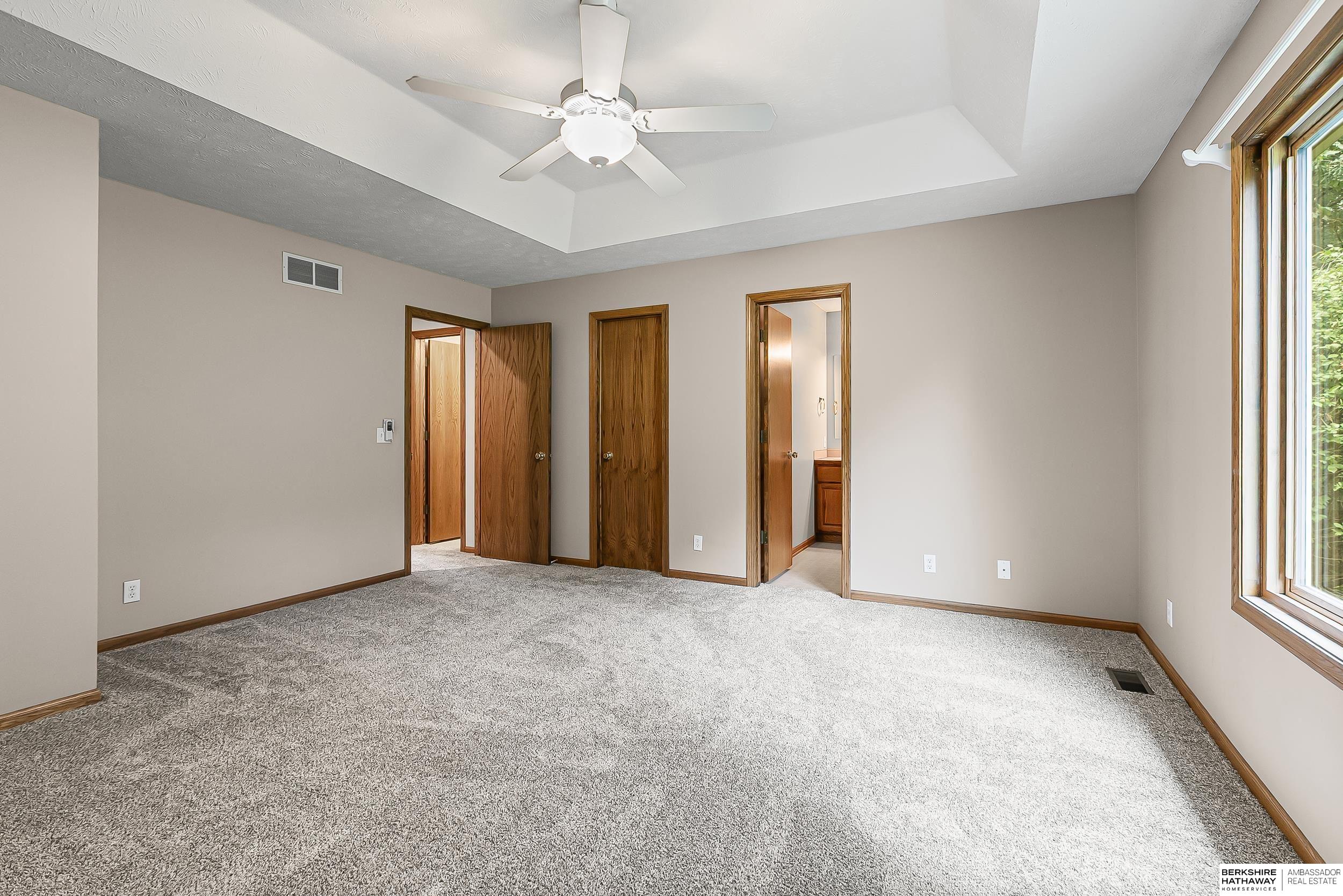 Lincoln, Nebraska 68516, United States, 3 Bedrooms Bedrooms, ,3 BathroomsBathrooms,Residential,Active,179835