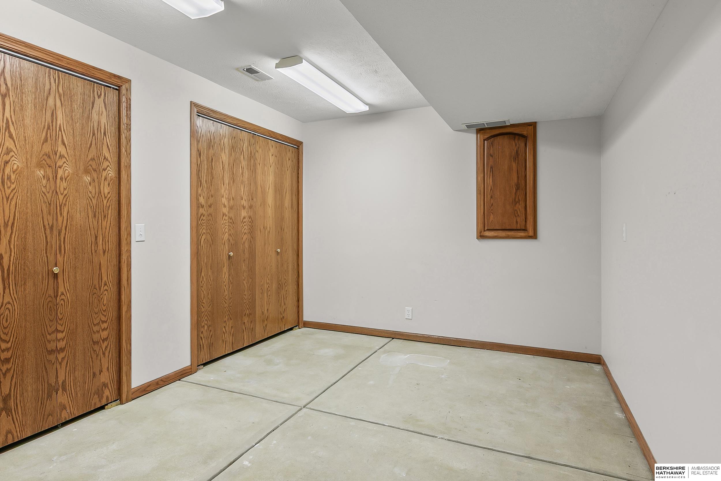 Lincoln, Nebraska 68516, United States, 3 Bedrooms Bedrooms, ,3 BathroomsBathrooms,Residential,Active,179835