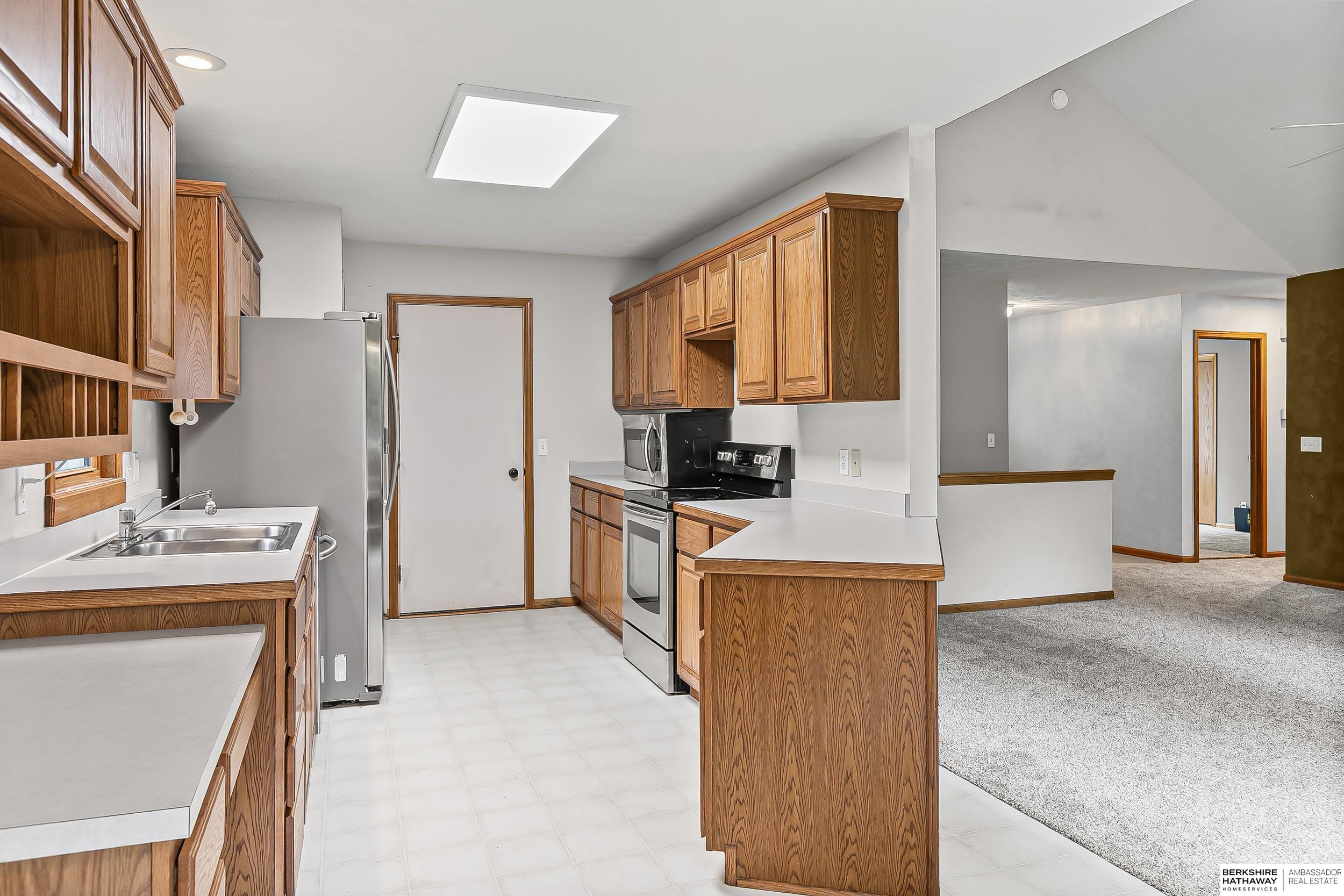 Lincoln, Nebraska 68516, United States, 3 Bedrooms Bedrooms, ,3 BathroomsBathrooms,Residential,Active,179835