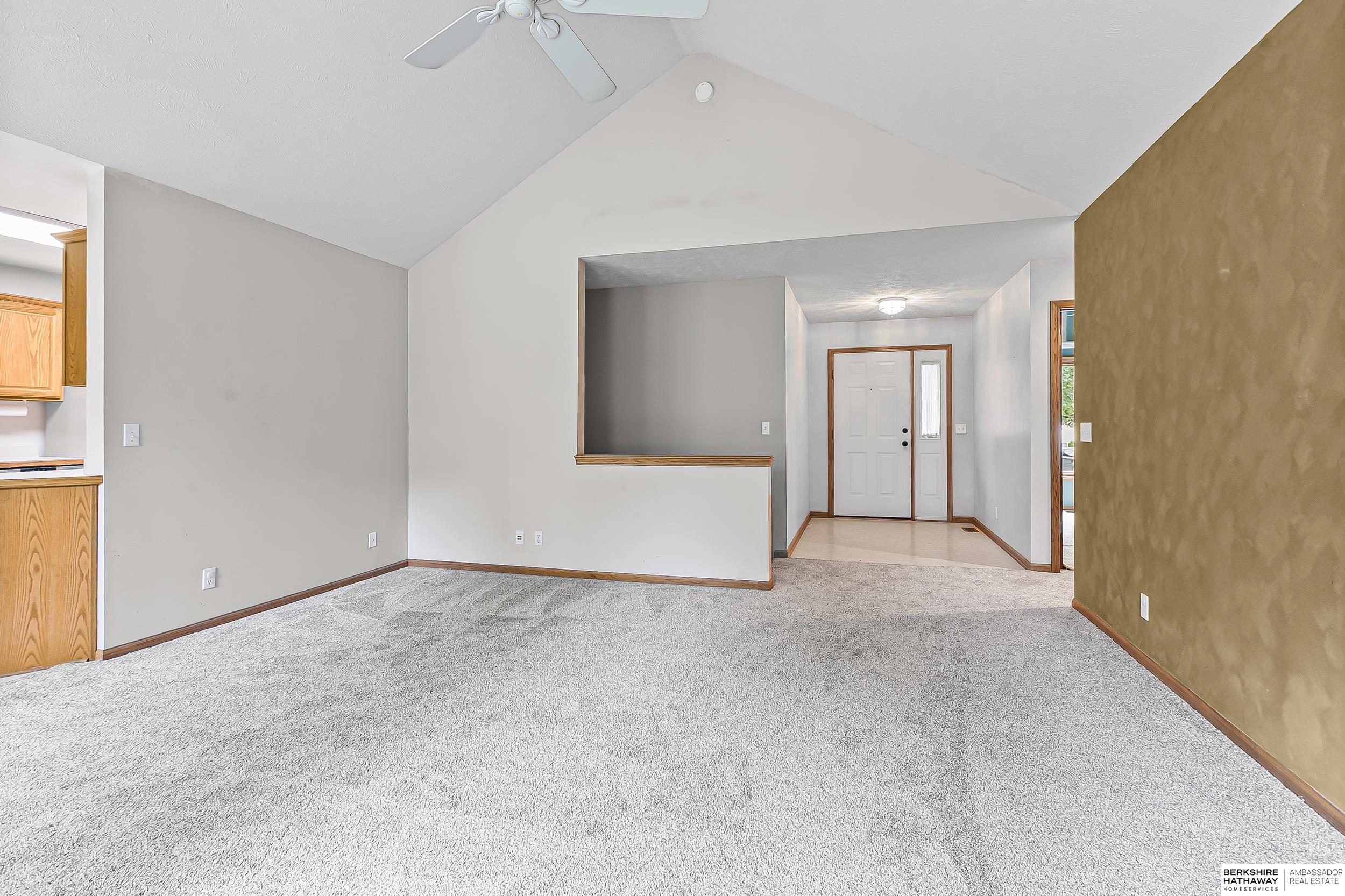 Lincoln, Nebraska 68516, United States, 3 Bedrooms Bedrooms, ,3 BathroomsBathrooms,Residential,Active,179835