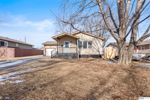 Photo of 6614 Parkview Lane, Omaha, NE 68104 (MLS # 22607807)