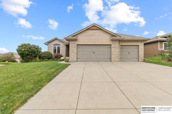 9803 S 68TH ST, PAPILLION, NE 68133 - Image 80475287d48e1de2203d4bcbacfdf721/506250551
