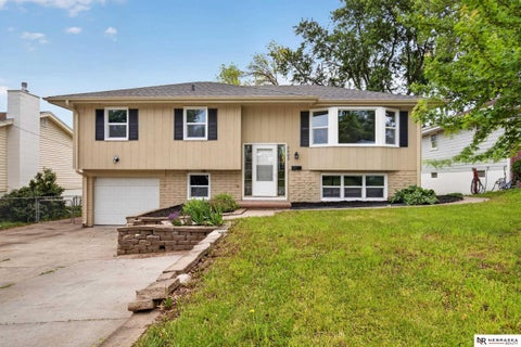 Photo of 5005 S 90th Street, Omaha, NE 68127 (MLS # 22627413)
