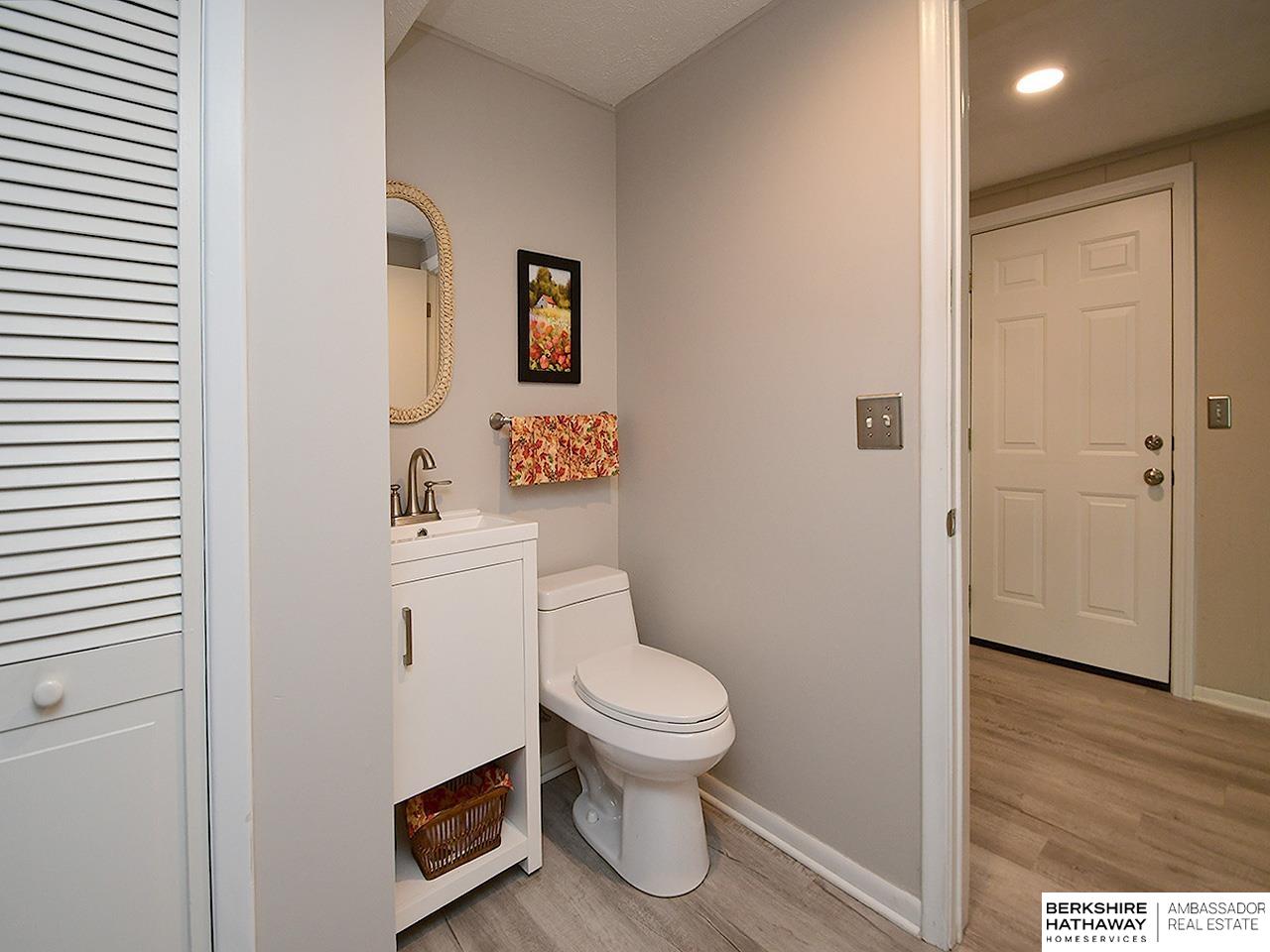 Omaha, Nebraska 68144, United States, 4 Bedrooms Bedrooms, ,2 BathroomsBathrooms,Residential,Pending,224091