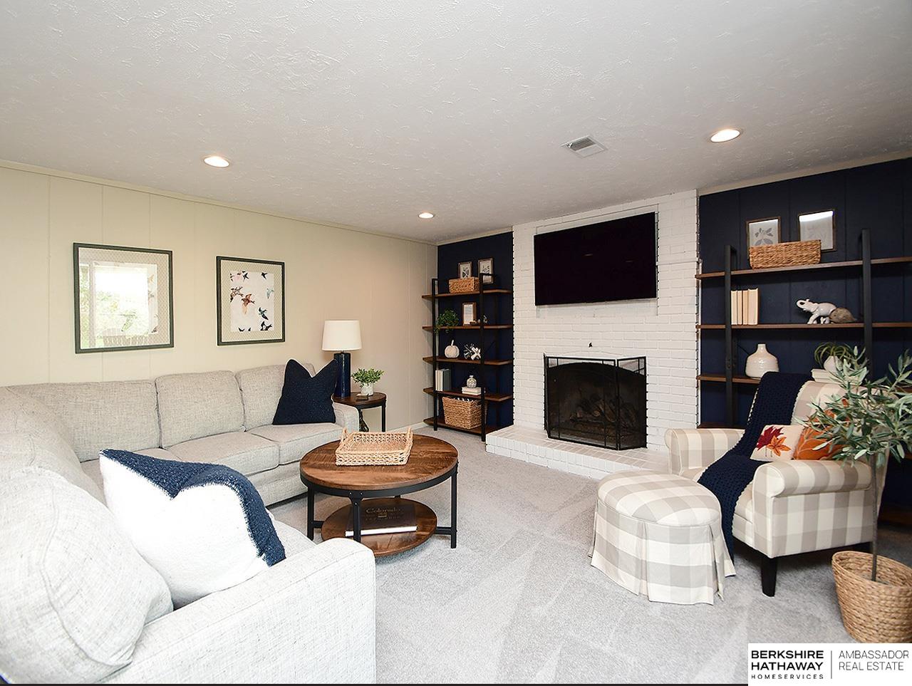 Omaha, Nebraska 68144, United States, 4 Bedrooms Bedrooms, ,2 BathroomsBathrooms,Residential,Pending,224091