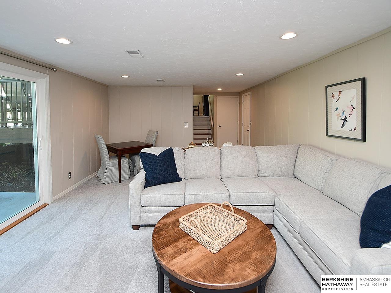 Omaha, Nebraska 68144, United States, 4 Bedrooms Bedrooms, ,2 BathroomsBathrooms,Residential,Pending,224091