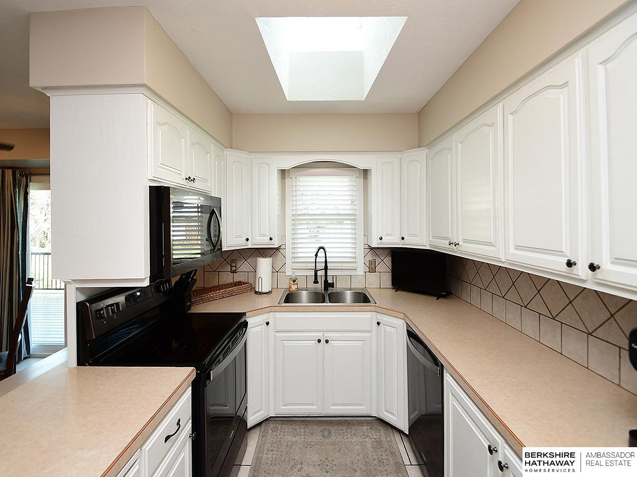 Omaha, Nebraska 68144, United States, 4 Bedrooms Bedrooms, ,2 BathroomsBathrooms,Residential,Pending,224091