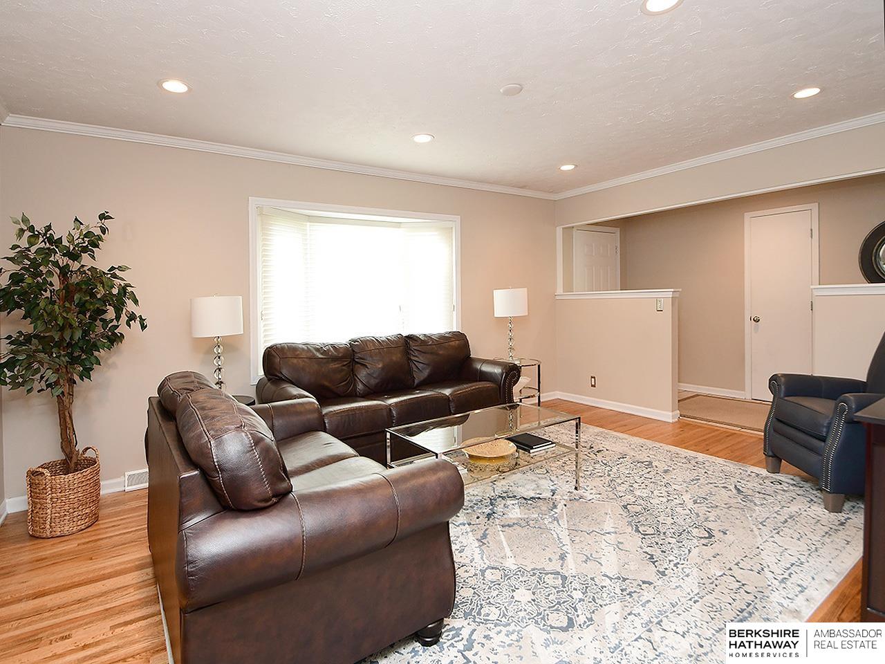 Omaha, Nebraska 68144, United States, 4 Bedrooms Bedrooms, ,2 BathroomsBathrooms,Residential,Pending,224091