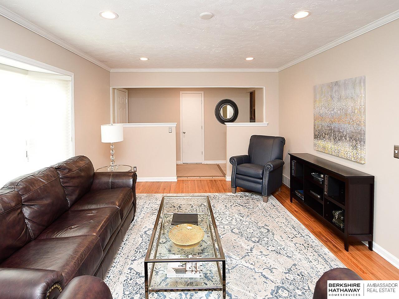 Omaha, Nebraska 68144, United States, 4 Bedrooms Bedrooms, ,2 BathroomsBathrooms,Residential,Pending,224091