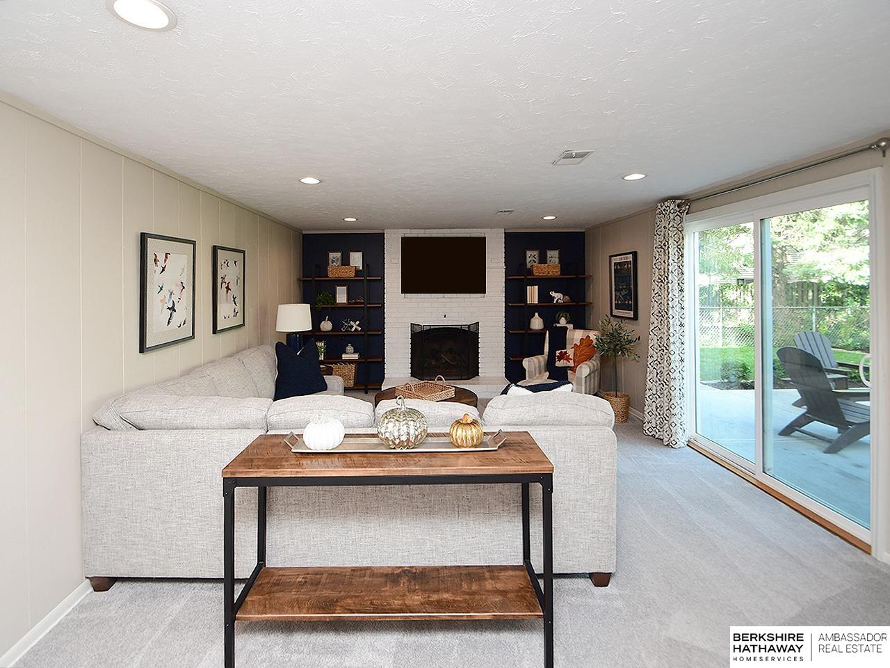 Omaha, Nebraska 68144, United States, 4 Bedrooms Bedrooms, ,2 BathroomsBathrooms,Residential,Pending,224091