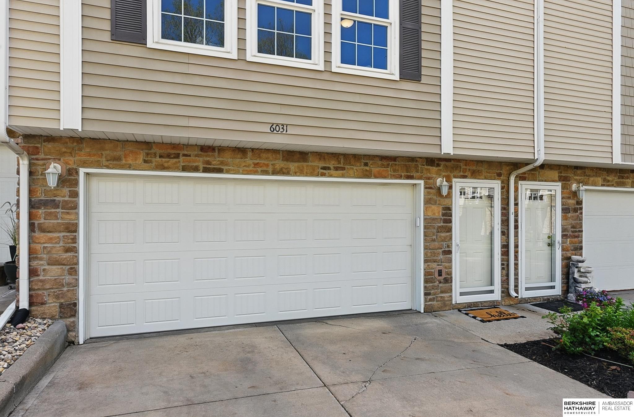 Omaha, Nebraska 68116, United States, 2 Bedrooms Bedrooms, ,2 BathroomsBathrooms,Residential,Pending,136917