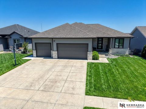 Photo of 9746 S 79Th Street, Lincoln, NE 68516 (MLS # 22614453)