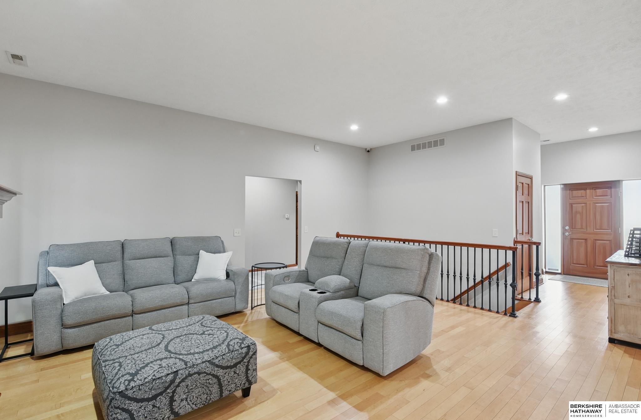 Papillion, Nebraska 68046, United States, 4 Bedrooms Bedrooms, ,3 BathroomsBathrooms,Residential,Active,127616