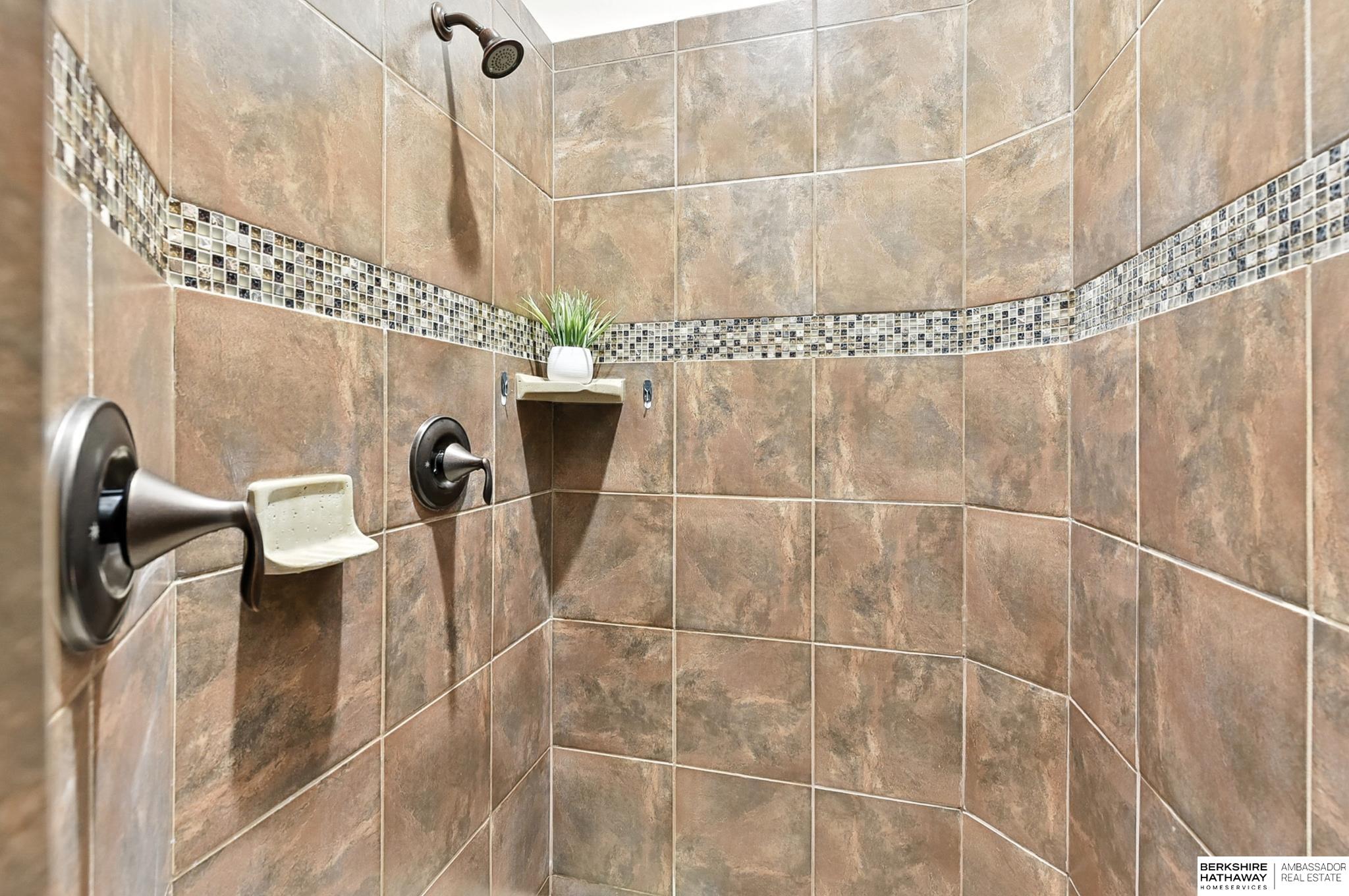 Gretna, Nebraska 68028, United States, 5 Bedrooms Bedrooms, ,3 BathroomsBathrooms,Residential,Active,213525